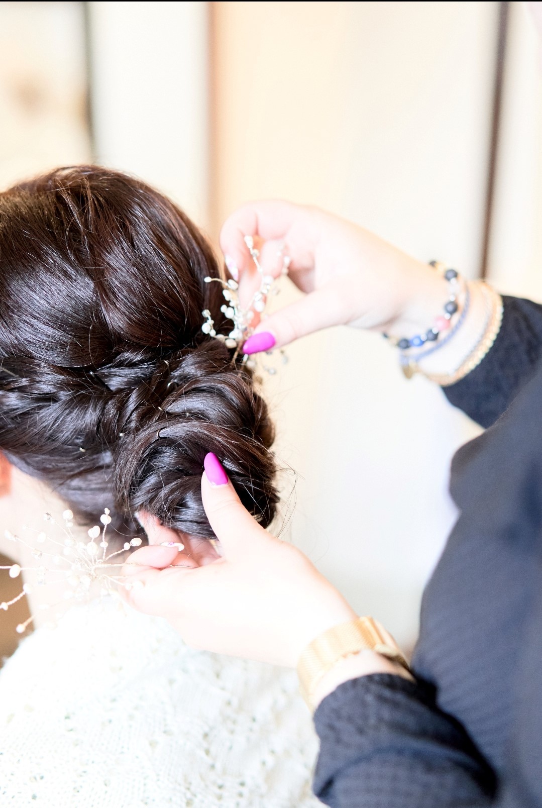 préparation chignon mariée